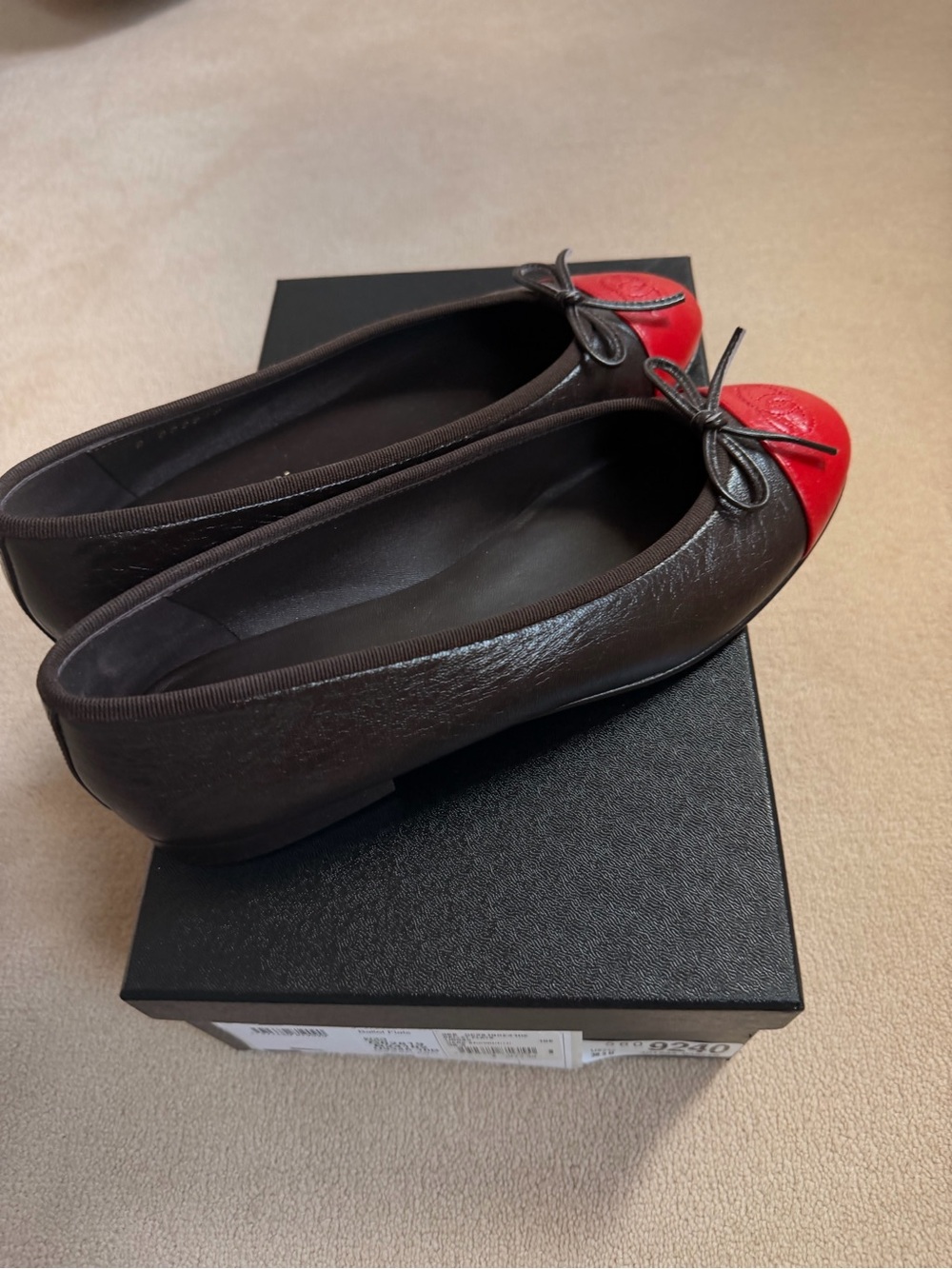 CHANEL MATTHIEU BLAZY Brown Leather Ballet Flats with Red Cap Toe NWT - Picture 2 of 9